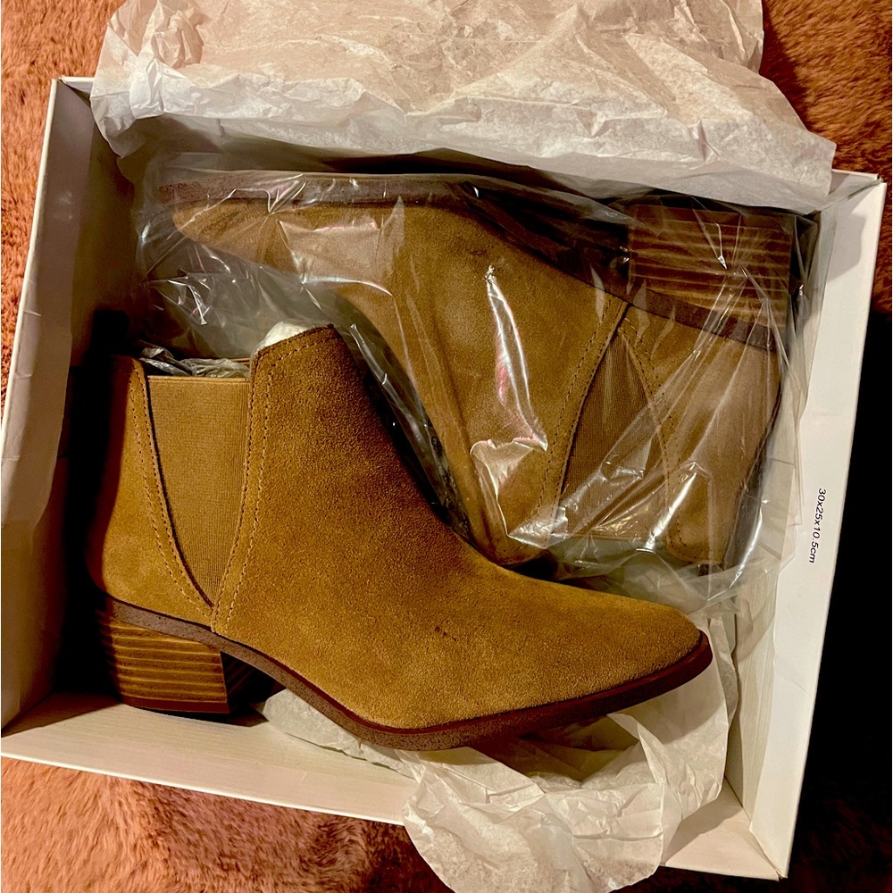 Low cut boots